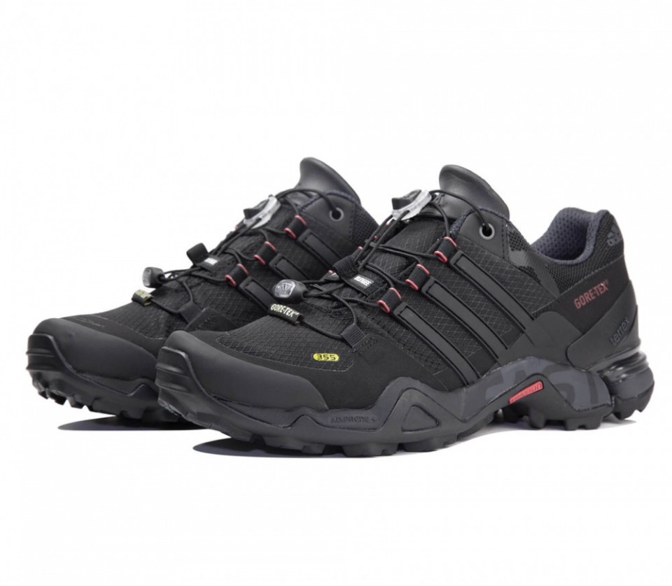 Sepatu gunung shop adidas goretex