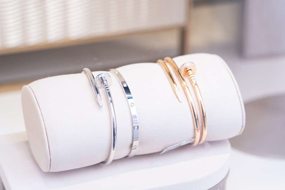 Gelang love bracelet on sale cartier